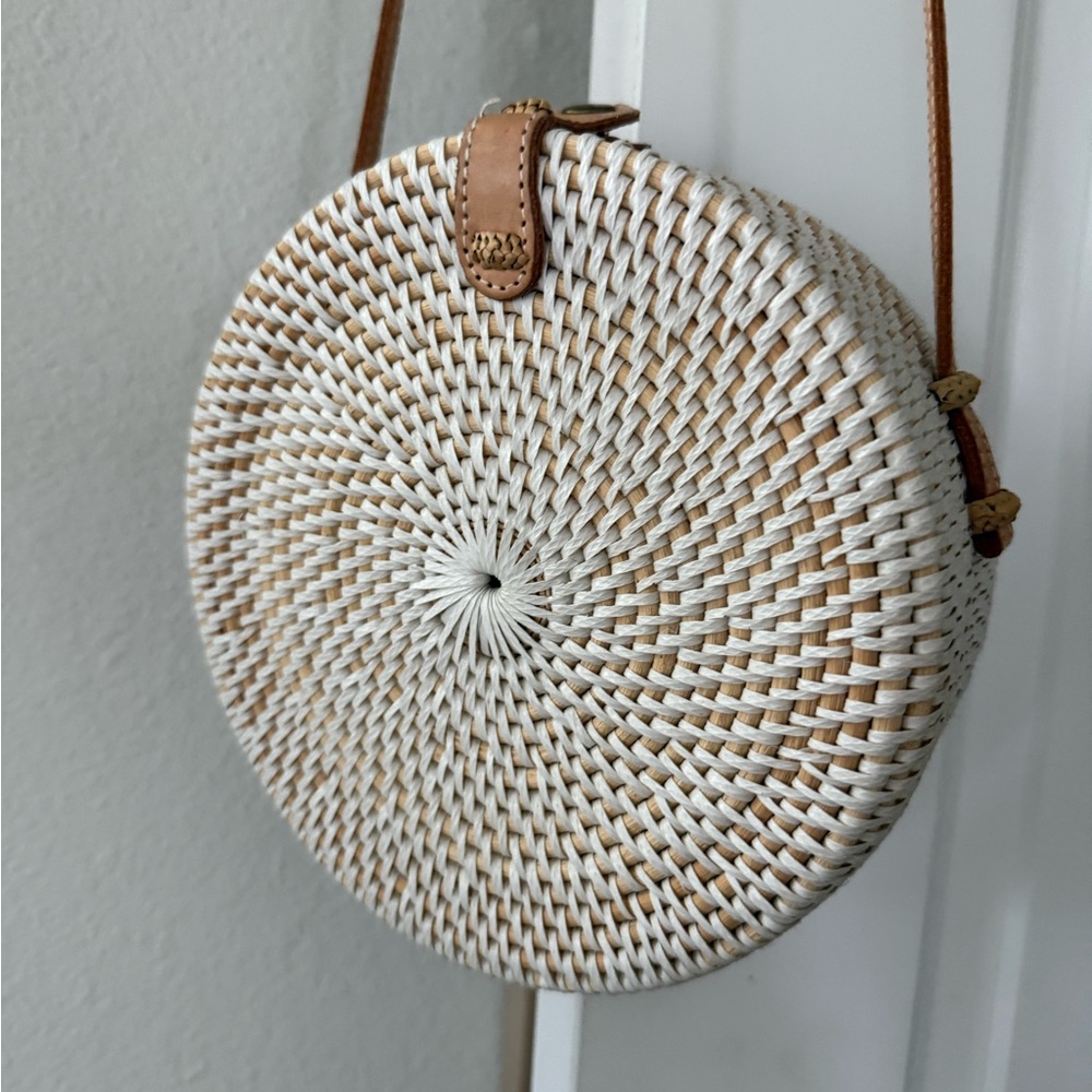 Pink Haley Rattan Straw Circle Crossbody Satchel Summer Spring Purse Basket EUC